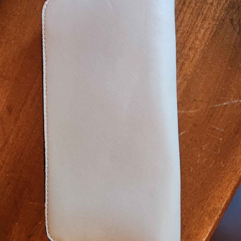 Kate Spade Elegant White and Gray Wallet - Picture 2 of 12